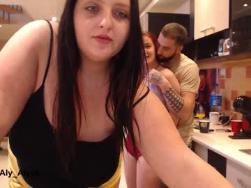 couple
        aly_alyce cam image #431543