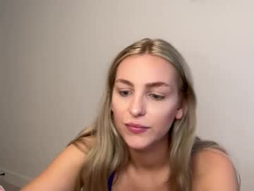 girl
        summerlovingg cam image #4580728