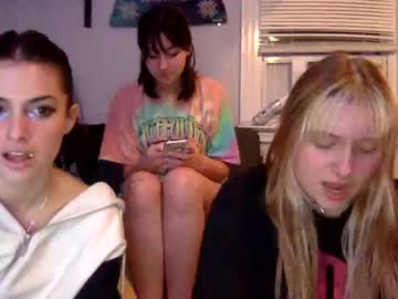 girl
        wallabyxxx cam image #422406