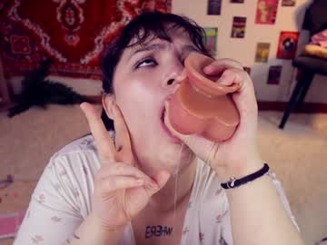 girl
        chery_lady22 cam image #6853200