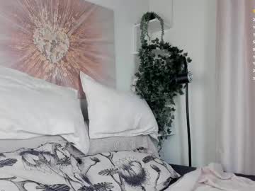 girl
        gina_vicious cam image #6383368
