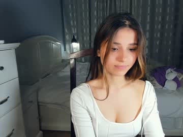girl
        shinyydiamond cam image #1923526
