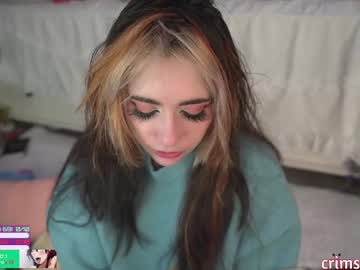 girl
        crimsonkitten cam image #6443676