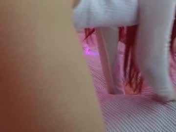 girl
        lizzy_peach cam image #5247674