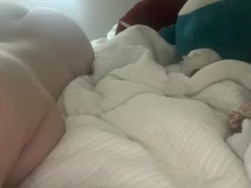 girl
        ivylovedreamgirl cam image #1484387