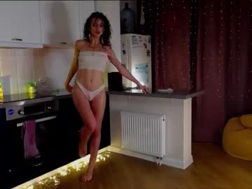 girl
        _eva_001 cam image #2223787