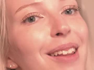 girl
        my_stella cam image #6969546