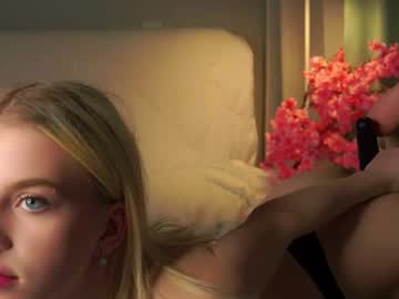 girl
        lunnadew cam image #6774984