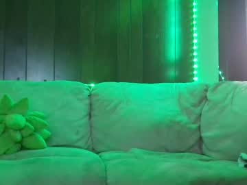 couple
        trutoyou28 cam image #4393609