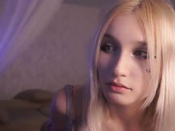 girl
        alodiedonnay cam image #5616401