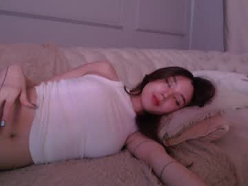 girl
        sarasuo cam image #2580041