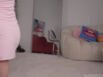 girl
        bunnydollstella cam image #6999307