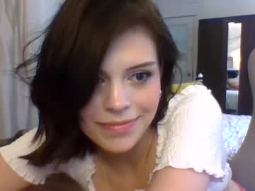 girl
        dreamlilys cam image #4118799