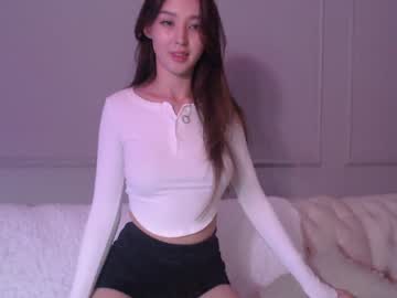 girl
        sarasuo cam image #2615733