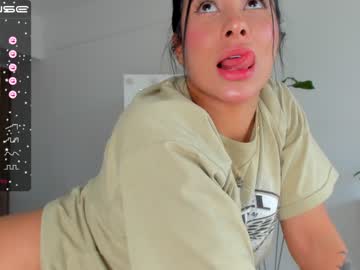 girl
        swt_molly cam image #1821956