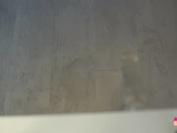 girl
        hoolybunny cam image #1617413