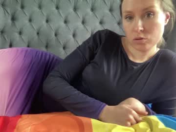 girl
        eatmypie69 cam image #3700154