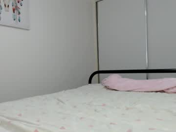 girl
        sophs01 cam image #6778397