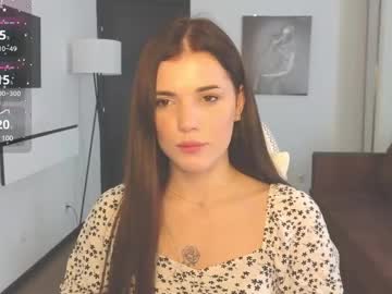 girl
        adri_dream cam image #6655769