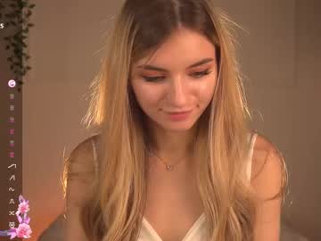 girl
        my_little_pollly cam image #6660714