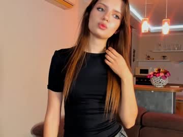 girl
        annisdwight cam image #5358827