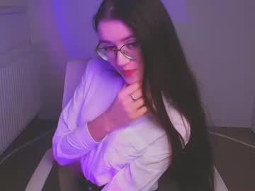 girl
        ketrin_pirsss cam image #5363309