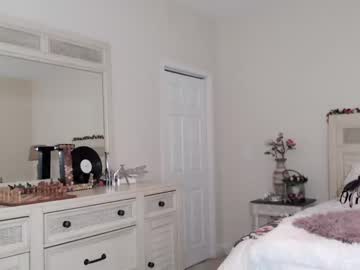 girl
        laceycoffeegirl cam image #1489775