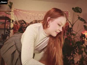 girl
        jane_flowers cam image #2762661