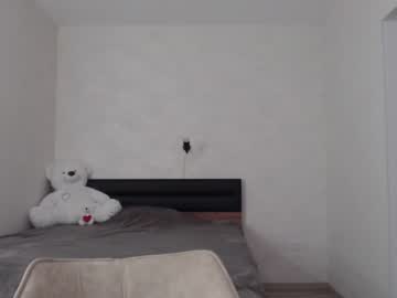 girl
        alexa_little cam image #1739231