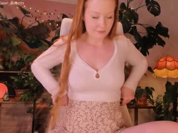 girl
        jane_flowers cam image #765523