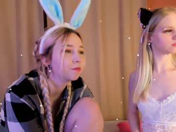 couple
        julieflavie cam image #520511