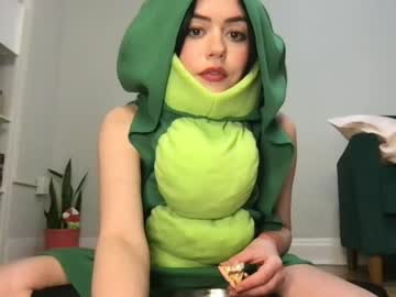 girl
        littlesugarpea cam image #2951725