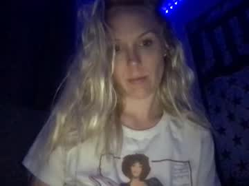 girl
        eveandtheforbiddenfruit cam image #3993945