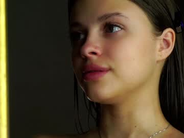 girl
        a_whole_eternity cam image #5560965