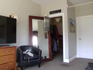 girl
        kumfoxlive cam image #3739555