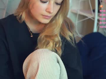 girl
        moiragrise cam image #5575193