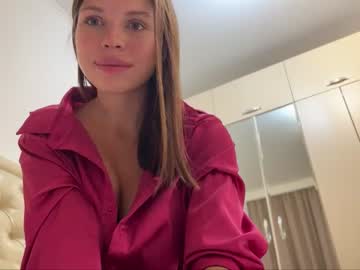 girl
        vivianna_mu cam image #1965434