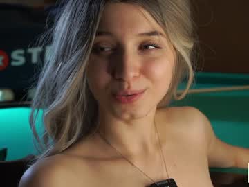 girl
        checkmypeach cam image #5831573