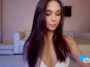 girl
        hollyextra cam image #447455