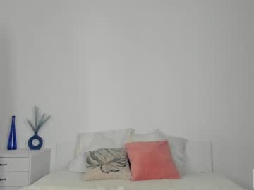 girl
        violetta_finch cam image #4534973