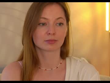 girl
        mona_elisa cam image #6752319