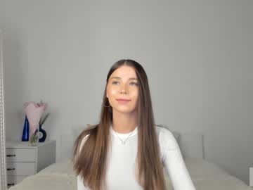 girl
        violetta_finch cam image #4181639