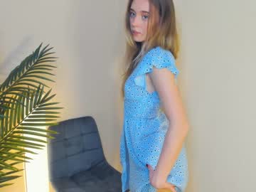 girl
        katrin_tangerine cam image #3842860