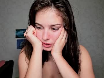 girl
        oladushek18 cam image #3144563