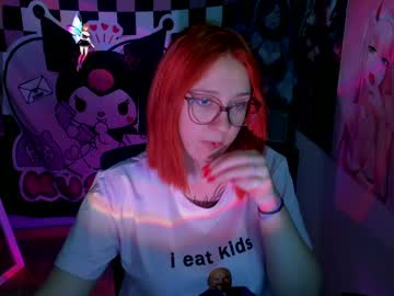 girl
        margaret_red cam image #5390875