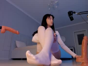 girl
        aerri_lee cam image #326266