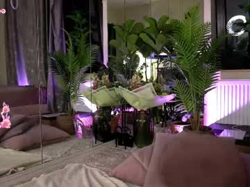 girl
        serene_sophiex cam image #6742339