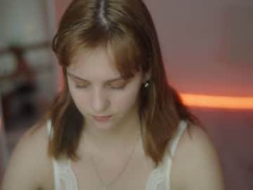 girl
        belkast_21 cam image #3338801