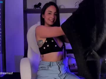 girl
        annie_dreams cam image #1837271