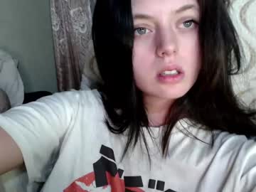 girl
        witch__ cam image #88193